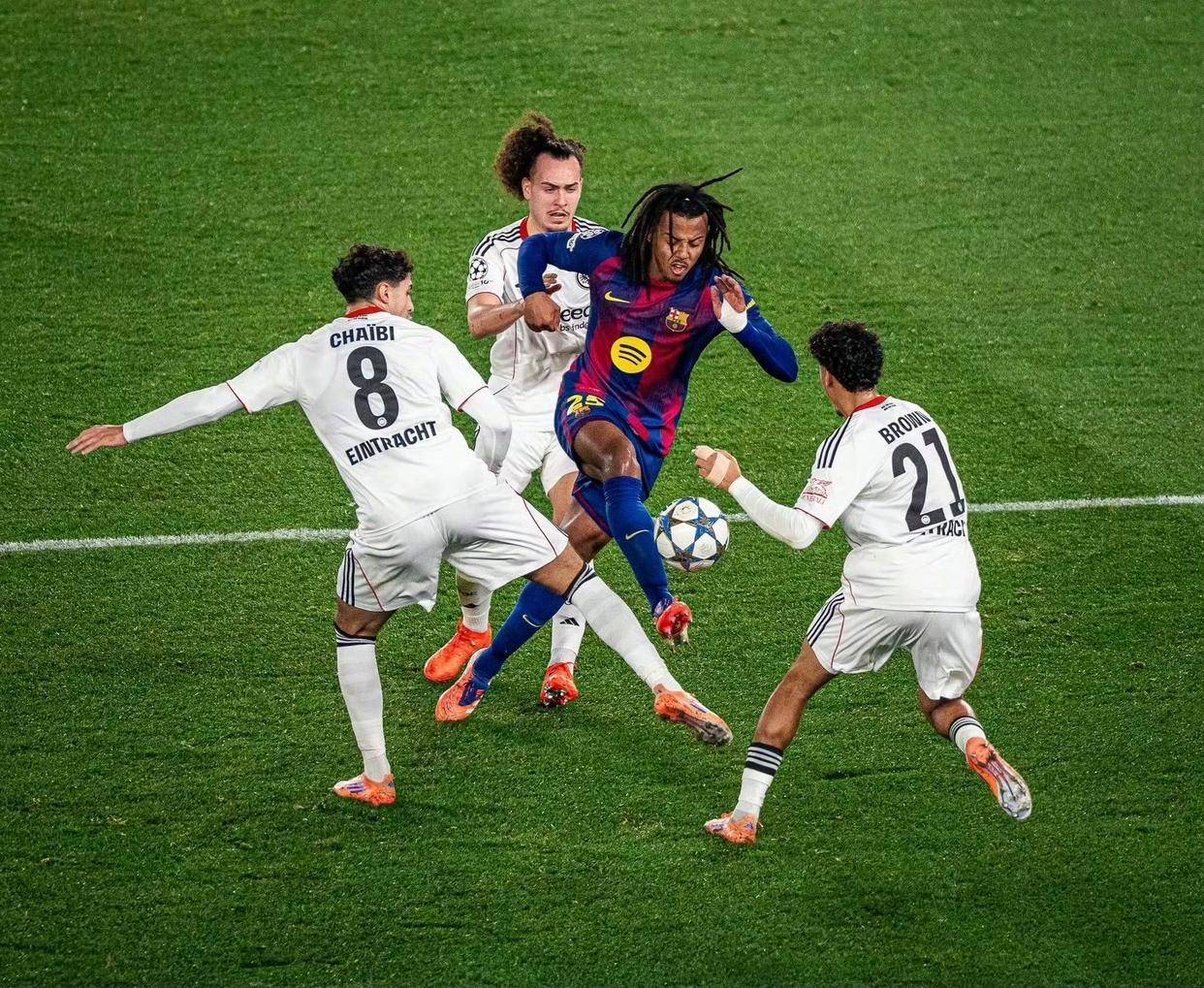 广州恒大外援巴里奥斯宣布退役