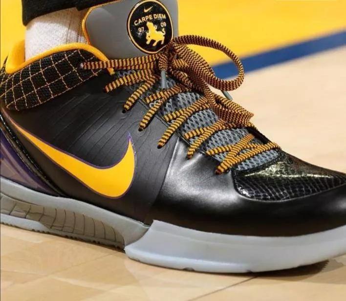 库里常规赛三分球总数最新到今天为止